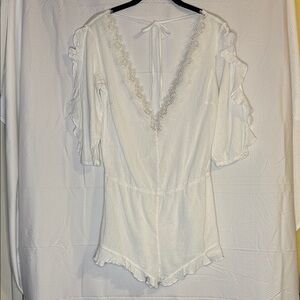 Victoria's Secret White Lace-Trimmed Chemise Romper Size M Plunge Neckline
